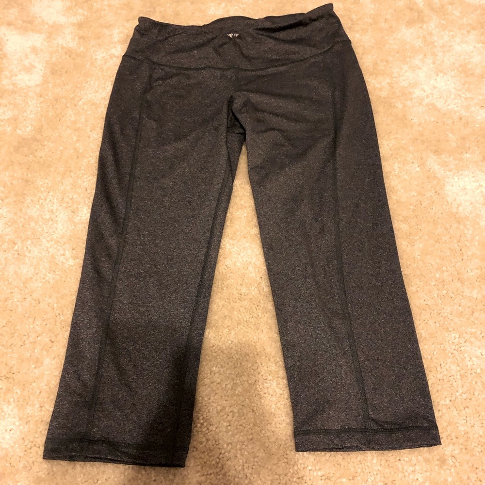 Old Navy size small dark gray crop compression